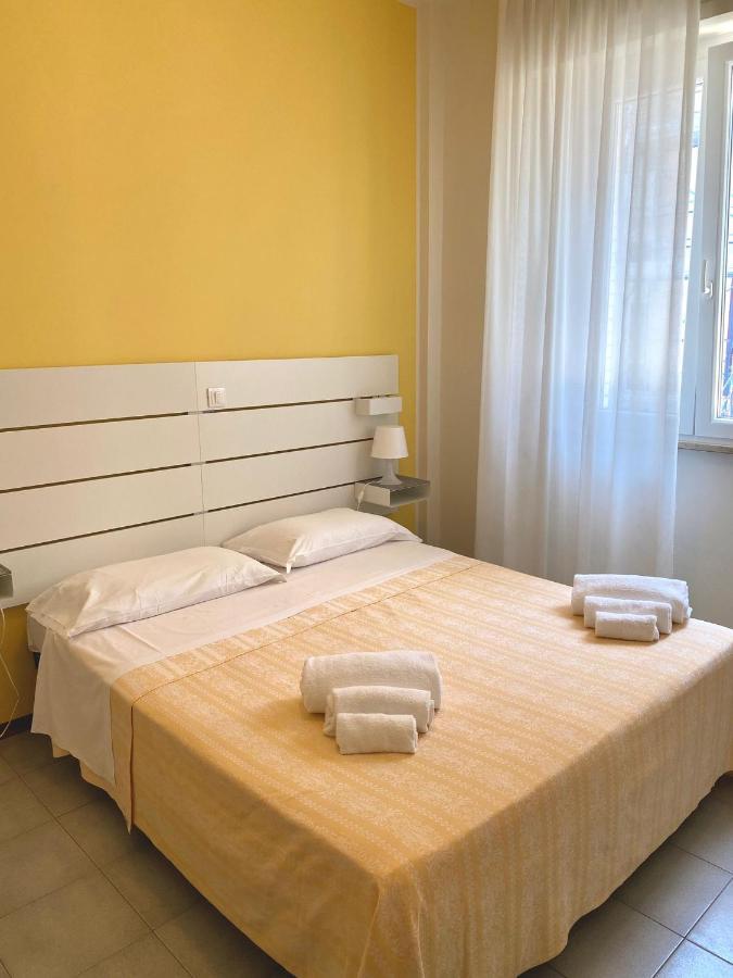 Hotel Flying Pesaro Exterior photo