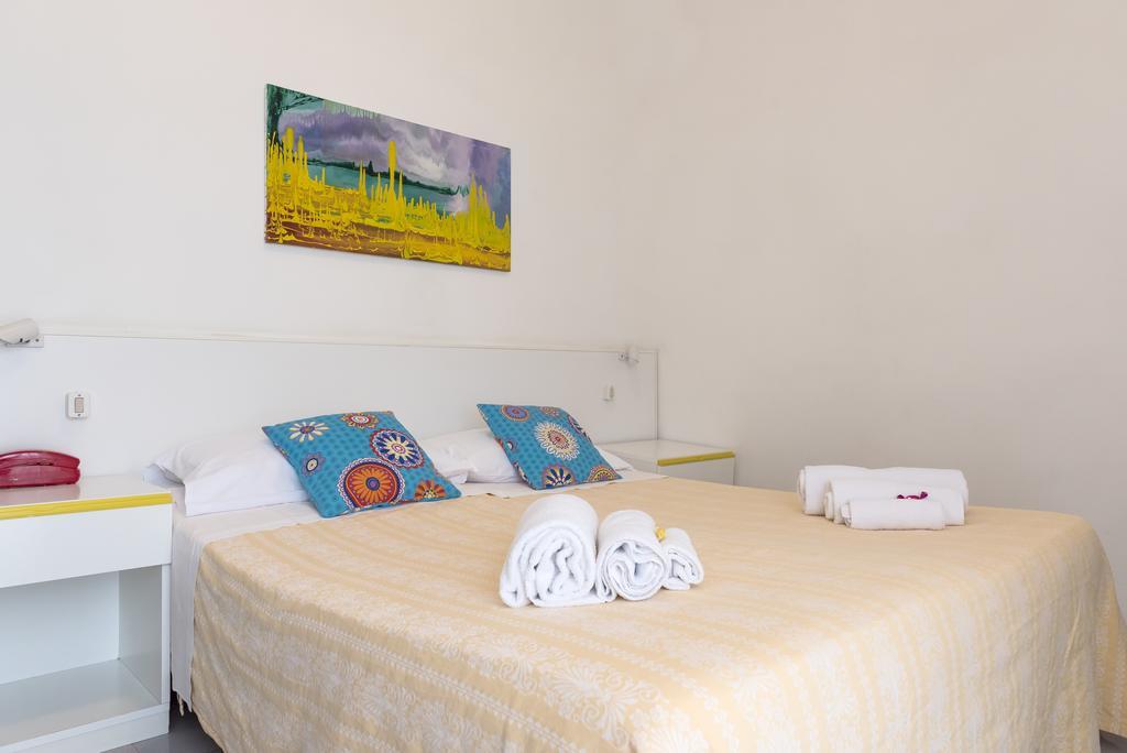 Hotel Flying Pesaro Exterior photo
